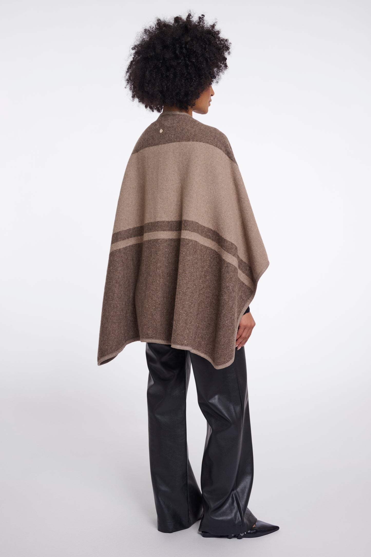 Rino and Pelle Cape Toffee
