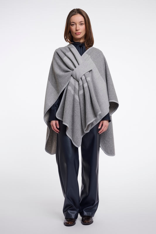 Rino and Pelle Cape Light Grey