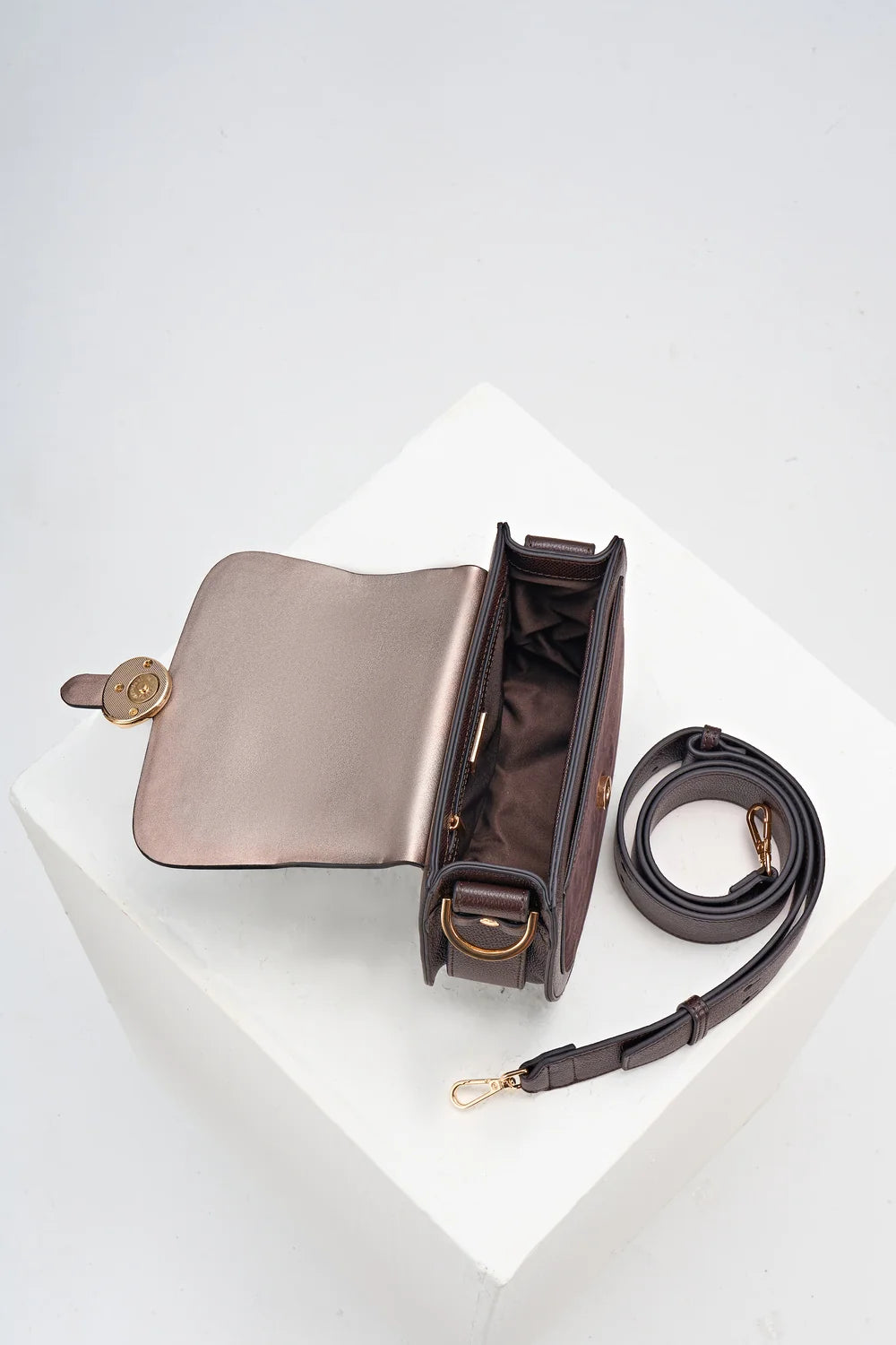 Venetia Saddle Crossbody