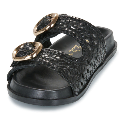 Carmela Sandal